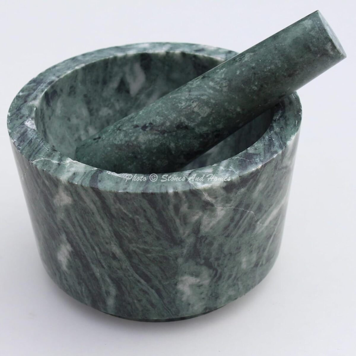 Test du mortier et pilon Stones And Homes en marbre vert indien