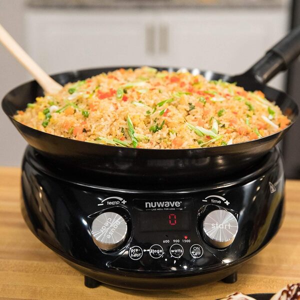 Nuwave Wok à induction, 3 watts 900, 1500 et 1800, contrôle précis de la température de 37,8 °C à 301,7 °C à -15 °C, infusez l'arôme et la saveur carbonisés complexes, wok authentique en acier au