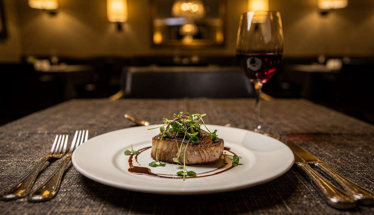 La présentation des plats et des boissons : un élément clé de l’expérience au restaurant