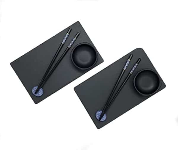 Découvrez notre test complet du service à sushi noir pour 2 personnes : vaisselle asiatique raffinée et élégante, parfaite pour des dîners en tête-à-tête.