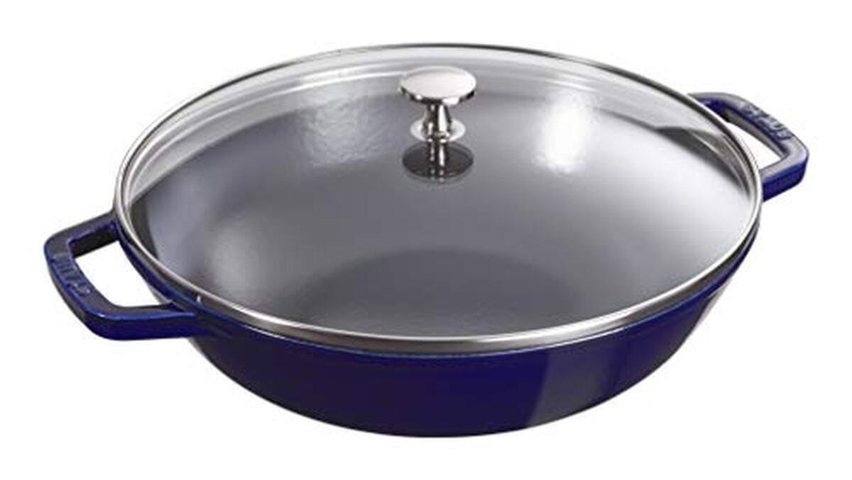 Test du wok en fonte Staub bleu intense 30 cm